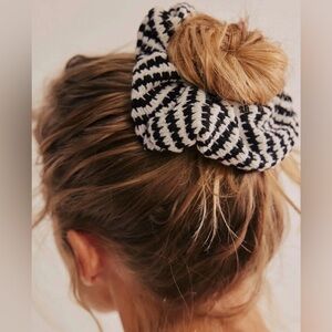 ‼️SOLD‼️ 11. NEW! Free People Newcastle Stripe Scrunchie SOLD OUT!